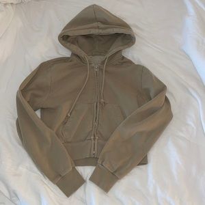 Cropped Brandy Melville beige zip up